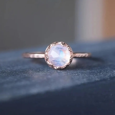 Halo Moonstone del corte de la pera de la joyería de Rose Gold Plated 925 Sterling Silver Rainbow Faceted Moonstone y anillo de compromiso de la CZ