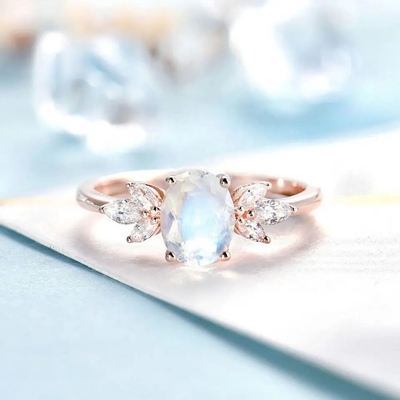El óvalo tallado Sterling Silver Bridal Marquise Jewelry de las mujeres 925 del oro de Rose cortó el compromiso Ring For Women de Moonstone