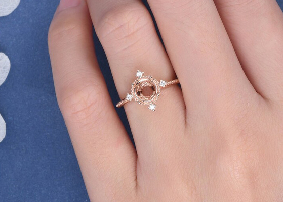 Compromiso que fija el soporte de 14k Rose Gold Ring Flower Floral semi
