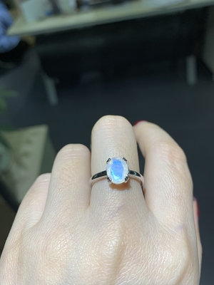 el óvalo del oro blanco 14K cortó los anillos de Ring With CZ del aniversario de las mujeres del compromiso de Moonstone