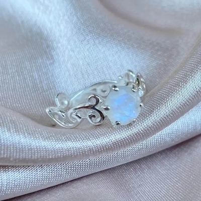 925 Sterling Silver Vine Manufacturer Round cortaron el compromiso Ring Wholesale Women Jewelry Rings de Moonstone del arco iris