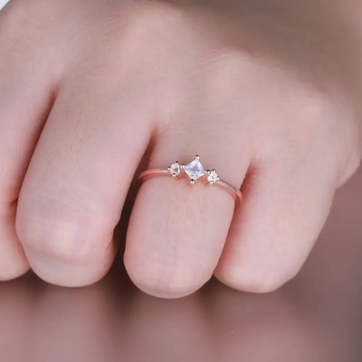 Anillo de moda para el anillo plateado oro de princesa Cut Dainty Engagement de Sterling Silver Moonstone Ring Rose de las mujeres 925
