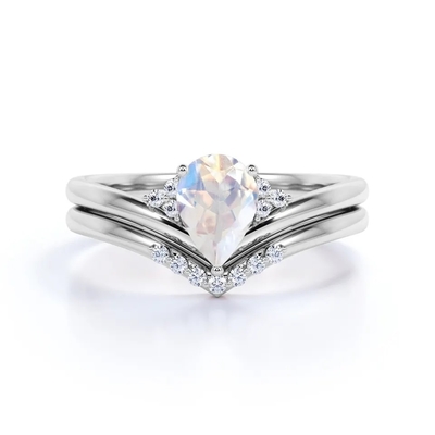 La pera natural del oro S925 forma el arco iris Moonstone Ring Boho Wedding Set de la CZ