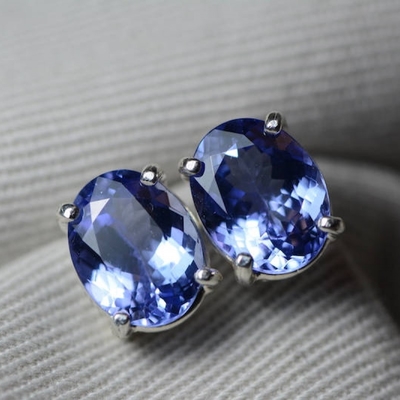 pendientes naturales auténticos de Tanzanite del óvalo del oro blanco 14k con la CZ