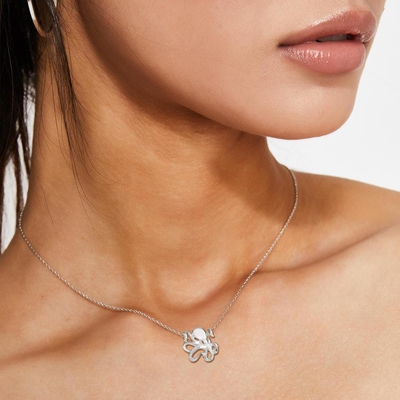 colgante de las medusas del oro 14k para el collar, joyería animal del alcohol, regalos de la vida marina para ella con la cadena de 20 pulgadas