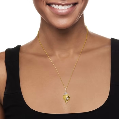 Pearl White criada 6m m Topaz Seashell Pendant Necklace en el oro 18kt sobre Sterling