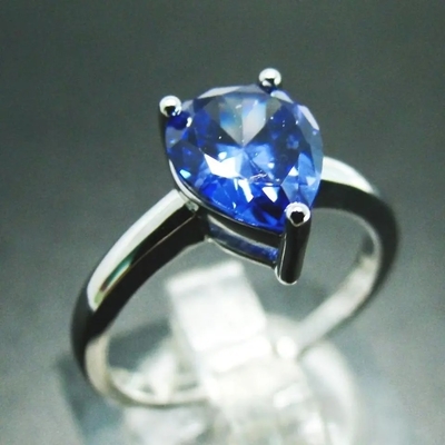 Anillo de compromiso de moda de la boda del solitario de la forma de la pera de Sterling Silver Green Spinel Ring