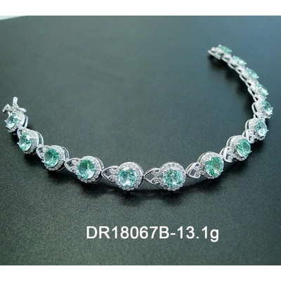 925 Sterling Silver Elegant Women Bracelet pavimentan la determinación del brazalete de rubí sintético verde