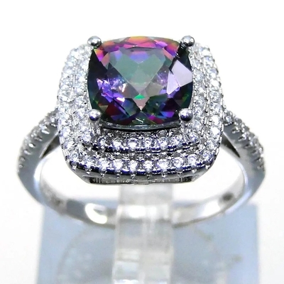 anillos de compromiso místicos de la piedra preciosa del halo de 14K Rose Gold Plated Heart Cut Topaz White CZ