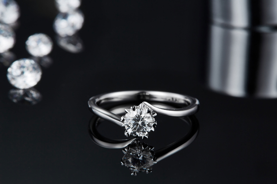 Señora 9k alrededor del anillo abierto de la plata de la joyería de la grandeza de la moda de 7.5m m Moissanite