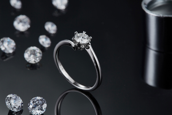 Señora 9k alrededor del anillo abierto de la plata de la joyería de la grandeza de la moda de 7.5m m Moissanite