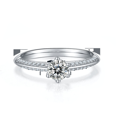 Las mujeres blancas del compromiso de Moissanite y de Sapphire Platineve Diamonds Jewelry suenan