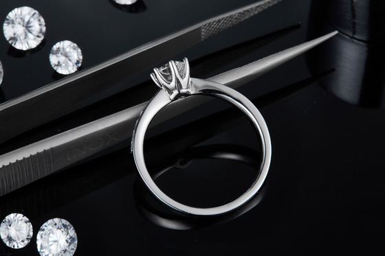 Oro blanco Moissanite Ring Vintage Engagement Ring del anillo de compromiso 14K de Milgrain Moissanite