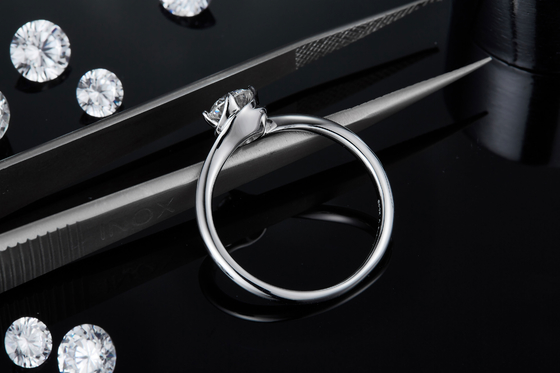 El vintage crecido laboratorio de Moissanite del quilate del oro blanco 14 inspiró el compromiso Diamond Jewelry Ring de Moissanite