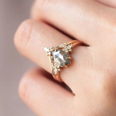 El hexágono de plata 925 cortó a las mujeres Ring Sets de Diamond Moissanite Ring Curved Matching de la sal y de la pimienta