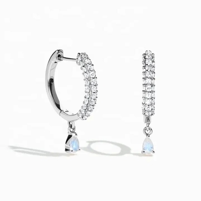El Baguette de Rose Gold Plated 925 Sterling Silver Rainbow Moonstone Earrings cortó la joyería natural del pendiente del perno prisionero de Moonstone