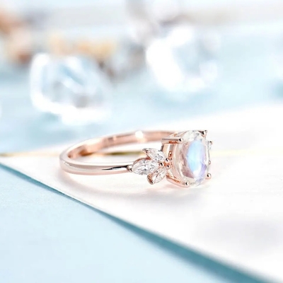 El óvalo tallado Sterling Silver Bridal Marquise Jewelry de las mujeres 925 del oro de Rose cortó el compromiso Ring For Women de Moonstone