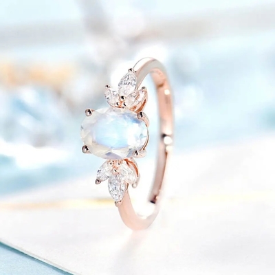 El óvalo tallado Sterling Silver Bridal Marquise Jewelry de las mujeres 925 del oro de Rose cortó el compromiso Ring For Women de Moonstone