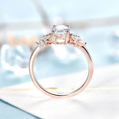 El óvalo tallado Sterling Silver Bridal Marquise Jewelry de las mujeres 925 del oro de Rose cortó el compromiso Ring For Women de Moonstone