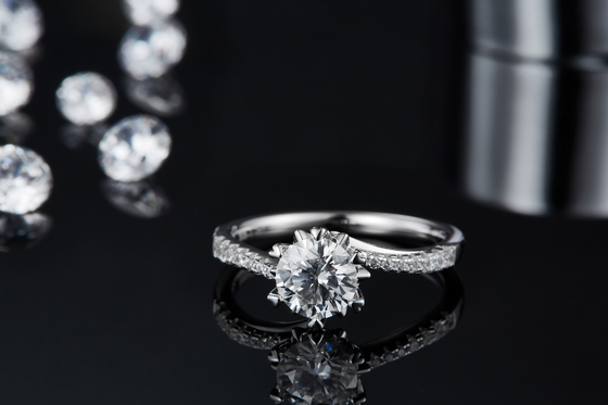 1.30CT las mujeres blancas del compromiso de Moissanite y de Sapphire Platineve Diamonds Jewelry suenan