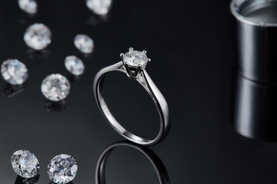 Plata minimalista Ring Round Cut White Moissanite CZ de la joyería que se casa 9K
