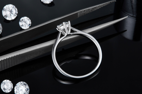 Plata minimalista Ring Round Cut White Moissanite CZ de la joyería que se casa 9K
