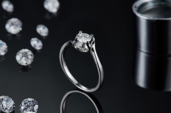 Joyería que se casa minimalista de la CZ Moissanite 9K del anillo de plata blanco trapezoidal del RD 4M M