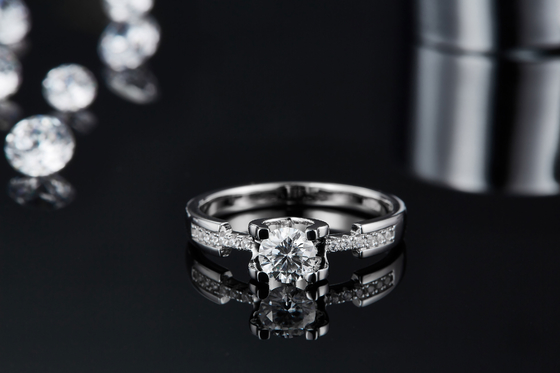 Boda de encargo minimalista blanca Ring For Women de Moissanite Sytle CZ