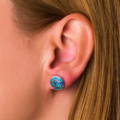 925 con el azul dominante de Sterling Silver Vintage Greek   Pendientes espirales del ópalo del perno prisionero del meandro para las mujeres
