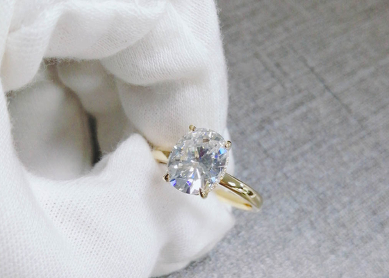 tamaño crecido laboratorio cortado oval del material los 0.7×0.9cm del oro del anillo 14K de 1.5ct Moissanite