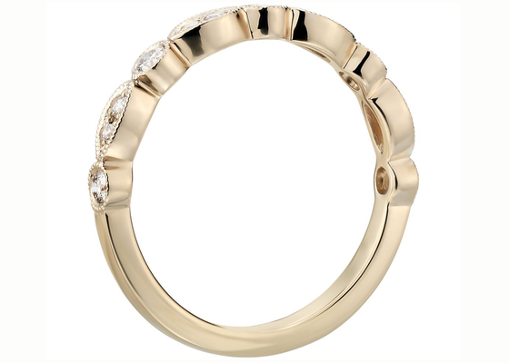 Medio ajuste de la garra de Ring Fancy Cut G-H VS1 0.28ct de la banda del oro amarillo de la eternidad 14K
