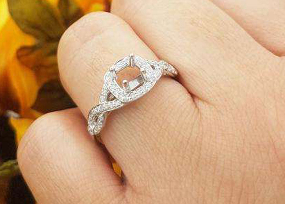 los anillos de soporte del oro blanco 14k de 0.38ct 1.3m m semi amortiguan el corte para el cumpleaños