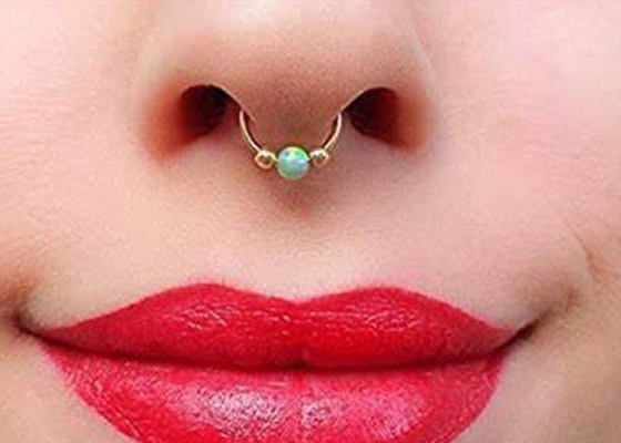El aro del diámetro 8m m sospecha perforando, nariz Ring With del oro blanco 3 pedazos del ODM de Opal Stones