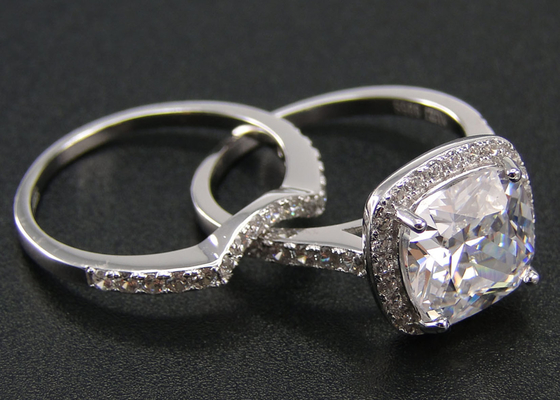 Diente del halo 1.0ct Diamond Engagement Wedding Rings 53PCS que fija el tipo