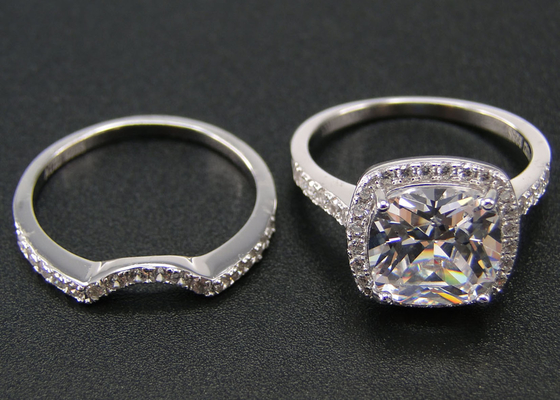 Diente del halo 1.0ct Diamond Engagement Wedding Rings 53PCS que fija el tipo