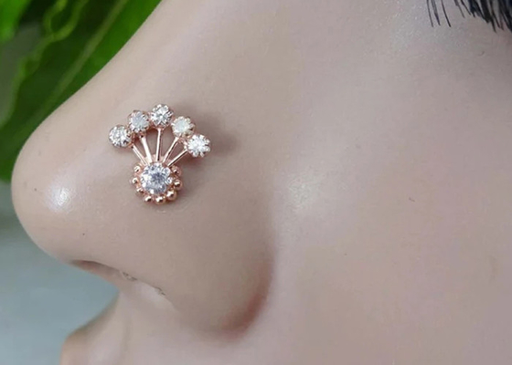 diamante 0.05ct de 18K Rose Gold Nose Ring With para el ODM diario del OEM del desgaste