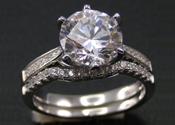 Corte brillante Diamond Ring 1.25CT, 18k oro blanco Ring Set For Women de la ronda 1PCS