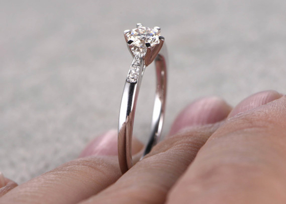 ODM real del material del oro blanco del anillo de 5m m Moissanite Diamond Jewellery para el desgaste diario