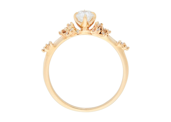 Moda Emerald Cut Diamond Ring, piedra de Ring With 6×8m m del compromiso del sistema de la garra