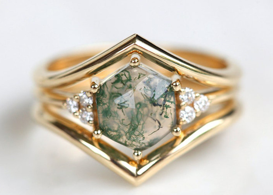El hexágono cortó tamaño verde del material 6.5m m del oro de Moss Agate Engagement Ring 14k
