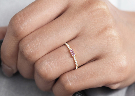 Anchura fina del anillo de oro del diamante 9K 0.20ct 2.5M M para el diente del compromiso que fija el tipo