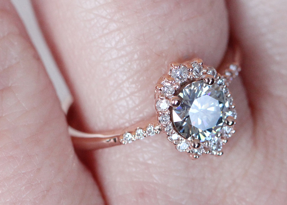 anillos de compromiso de 1.2ct 1pcs Moissanite para las mujeres 14K Rose Gold Material