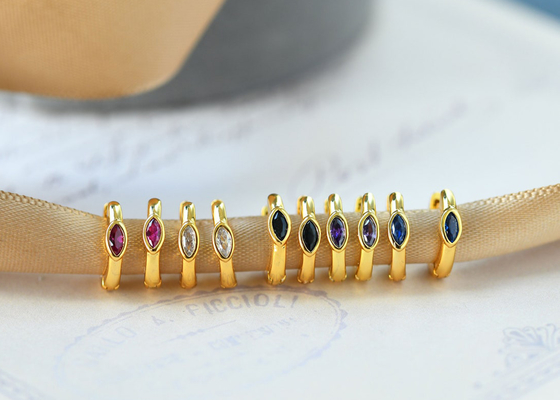 Dimensión de Marquise Cut Inner 8.5m m Oouter 11.5m m de los pendientes del oro del aro 9K de Huggie