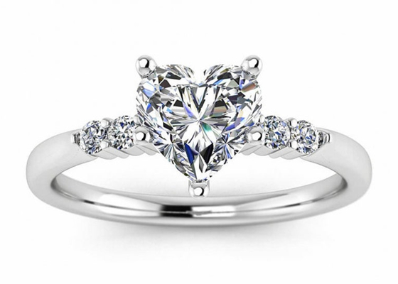 dimensión del diamante 6M M de Ring Heart Shape With Lab de la plata de 0.8ct 9K