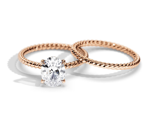 Anillo de oro oval del corte 9K 1.5ct 6×8M M con el diente de Moissanite que fija el tipo