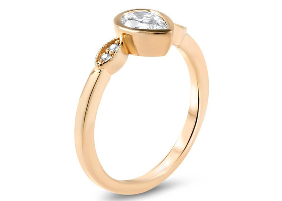 anillo de Moissanite del oro de 0.77carat 10k, dimensión del anillo de compromiso 5×7m m del solitario del oro