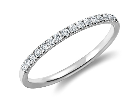 Material de plata de la plata del anillo 9k 925 de la golosina 1.3m m con 0.16Carat Moissanite